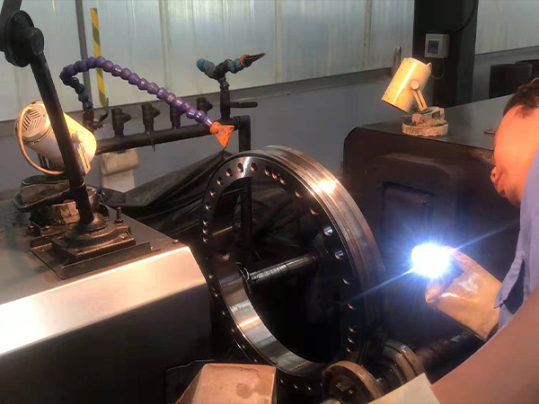 Raceway-fluorescent-magnetic-particle-flaw-detection(1)